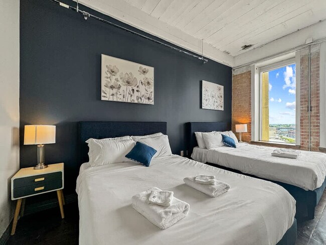 555 Evergreen St unit ID1075582P, Dallas, TX 75201 - photo 4