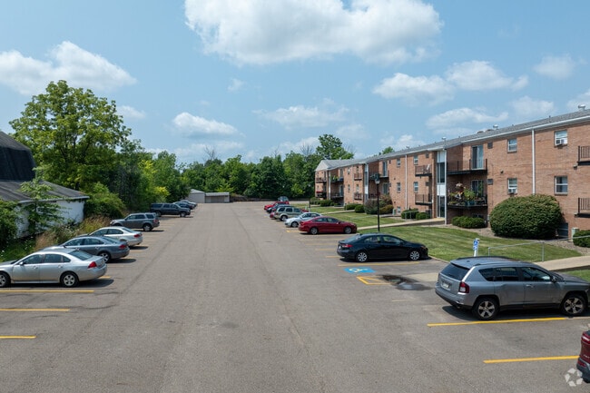 Fox Run Apartments, Austintown, OH 44515 - photo 4