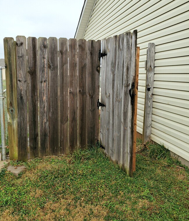 1050 Shadow Ridge Ave, Oak Grove, KY 42262 - photo 3