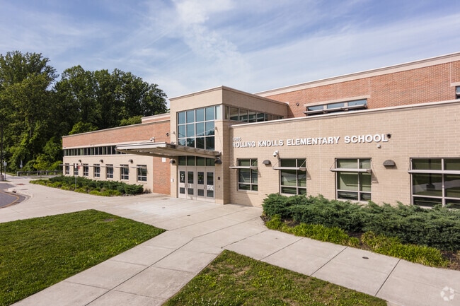 Rolling Knolls Elementary School