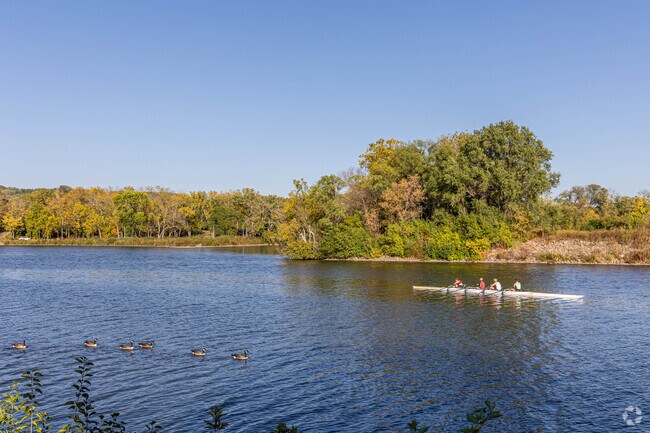 You can find many people rowing along the Silver Lake in Quarry Hill West.