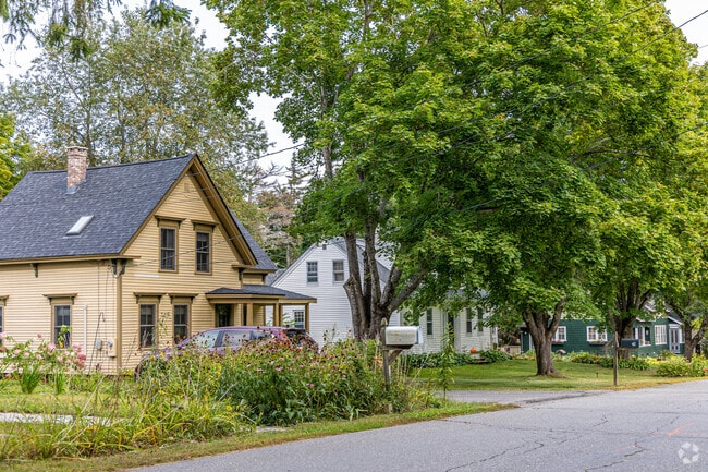 You can find a variety of colonial homes in different price range and size.