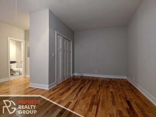 633 W Barry Ave unit 1, Chicago, IL 60657 - photo 4