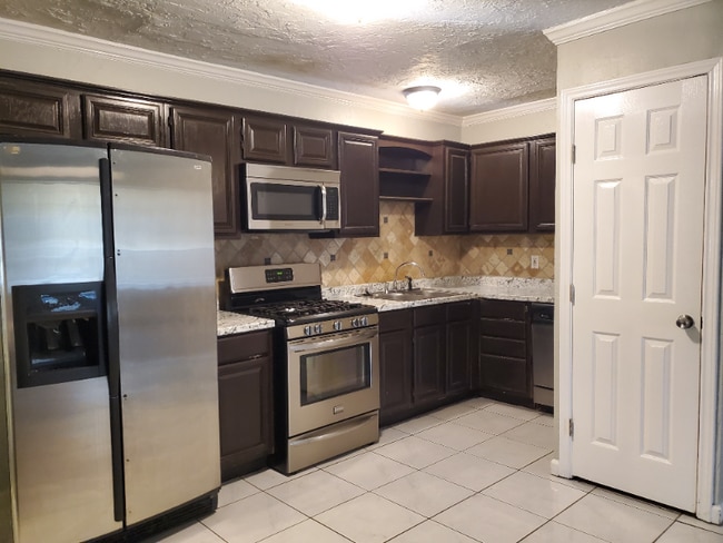 1717 Magnolia Dr, Mesquite, TX 75149 - photo 3