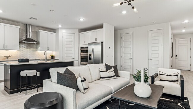 1168 E Kachina Trail, Phoenix, AZ 85042 - photo 5