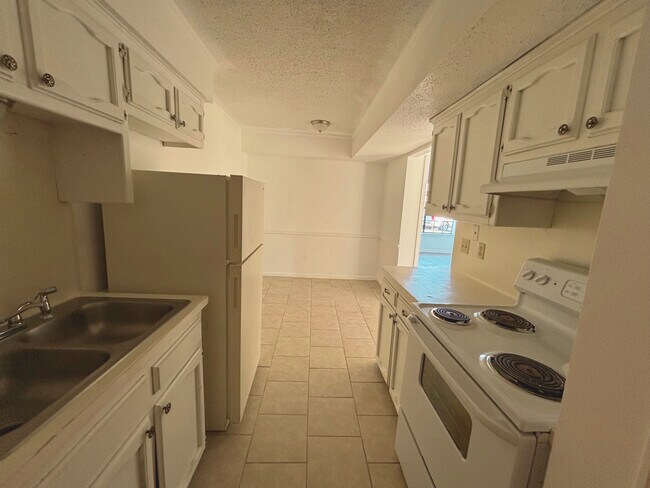 1654 Clear Lake Ave unit c, Baton Rouge, LA 70808 - photo 5