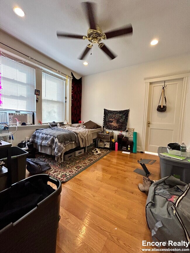 255 Kelton St unit 7, Allston, MA 02134 - photo 2