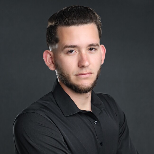 Agent Photo
