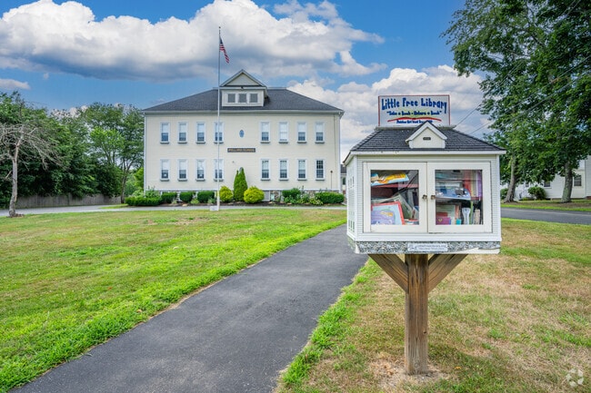 Pollard School teaches students from kindergarten to fifth grade and is part of Timberlane Regional School District.