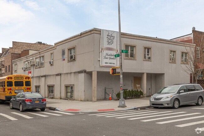 Shalshelet Bais Yaakov Corporation has 191 students.