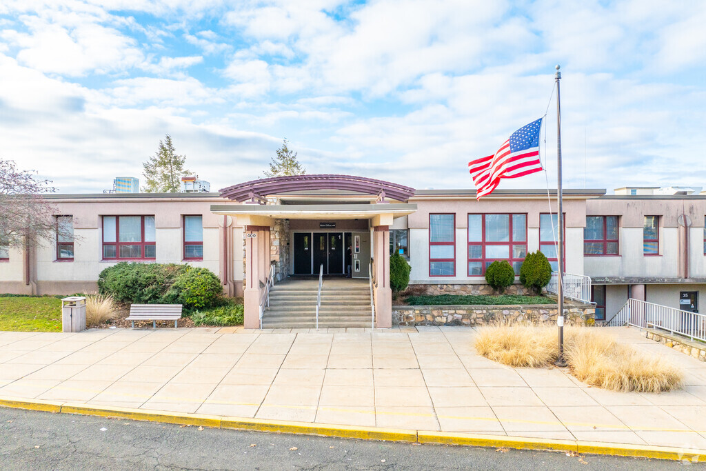 Penndale Middle School receives an overall A- grade from niche.com.
