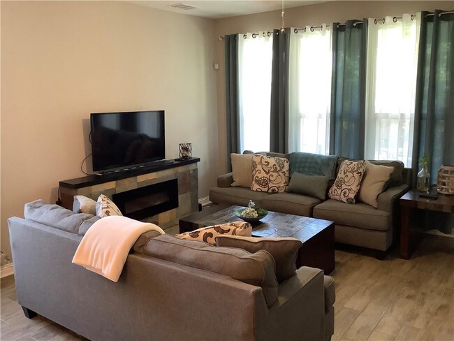 9401 Privet Dr, Austin, TX 78748 - photo 2