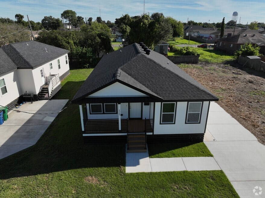 2305 Weyer St, Gretna, LA 70053 - photo 2