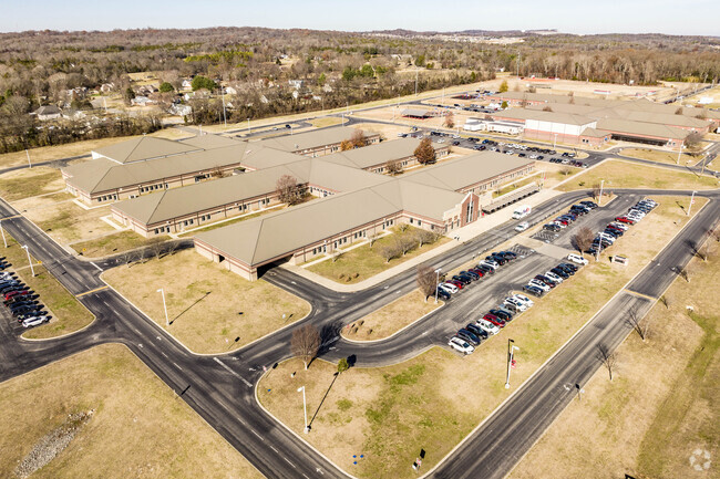 Stewarts Creek Middle School aerial