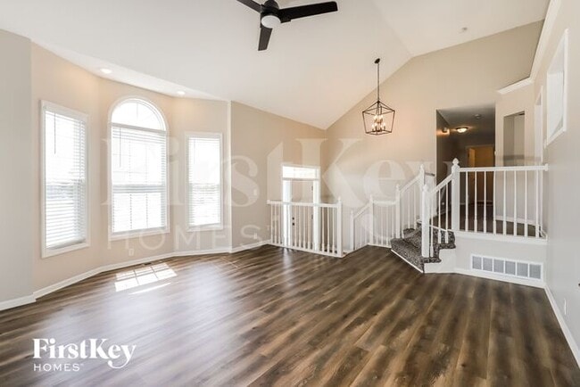 2300 SW Stone Bridge Ct, Lees Summit, MO 64082 - photo 3