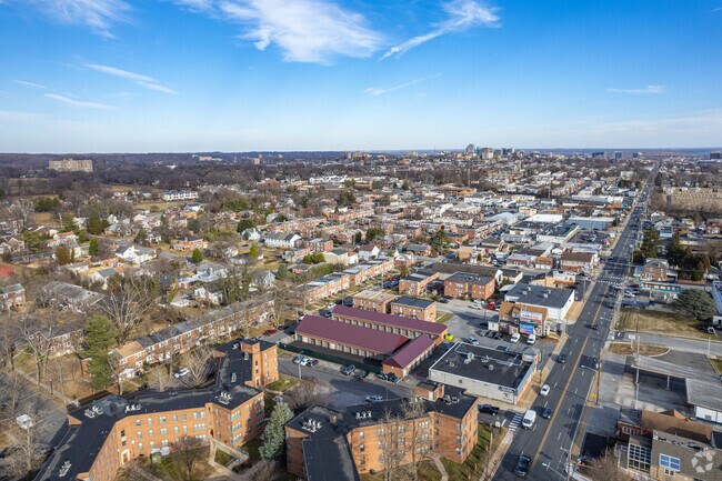 The Flats sits just two miles from Downtown Wilmington for easy access.