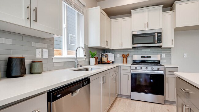 2160 36th Ave, Forest Grove, OR 97116 - photo 5