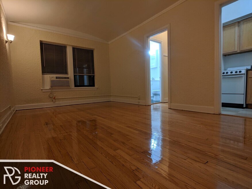 535 W Arlington Place unit 536-114, Chicago, IL 60614 - photo 1