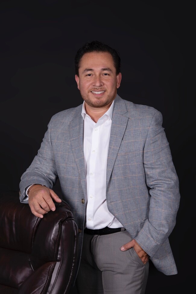 Agent Photo