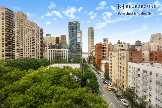 210 W 70th St unit FL9-ID1582, New York, NY 10023 - photo 5