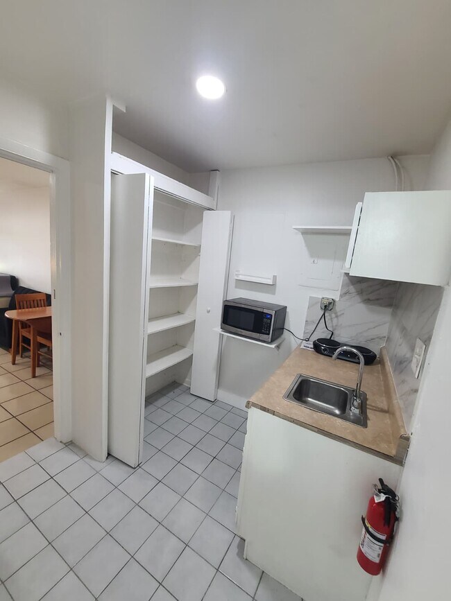 8126 W 15th Ave unit B, Hialeah, FL 33014 - photo 5