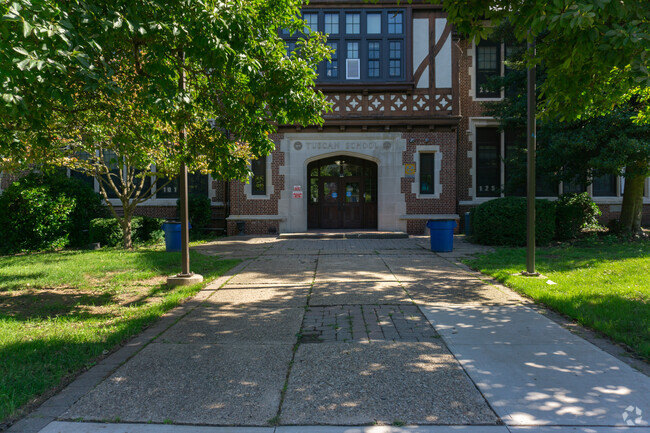 Tuscan Elementary School provides education in the neighborhood of 
Maplewood