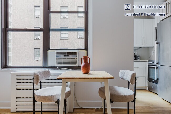 160 E 48th St unit FL10-ID1573, New York, NY 10017 - photo 5