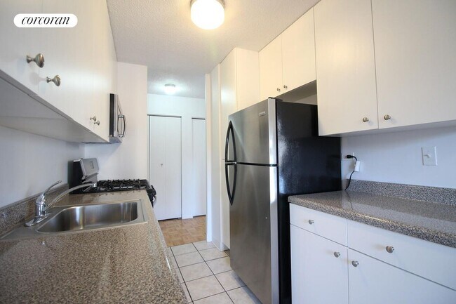 175 W 90th St, New York, NY 10024 - photo 6