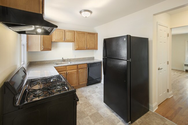 Park Row and New Scotland Gardens Apartments, Albany, NY 12208 - photo 4