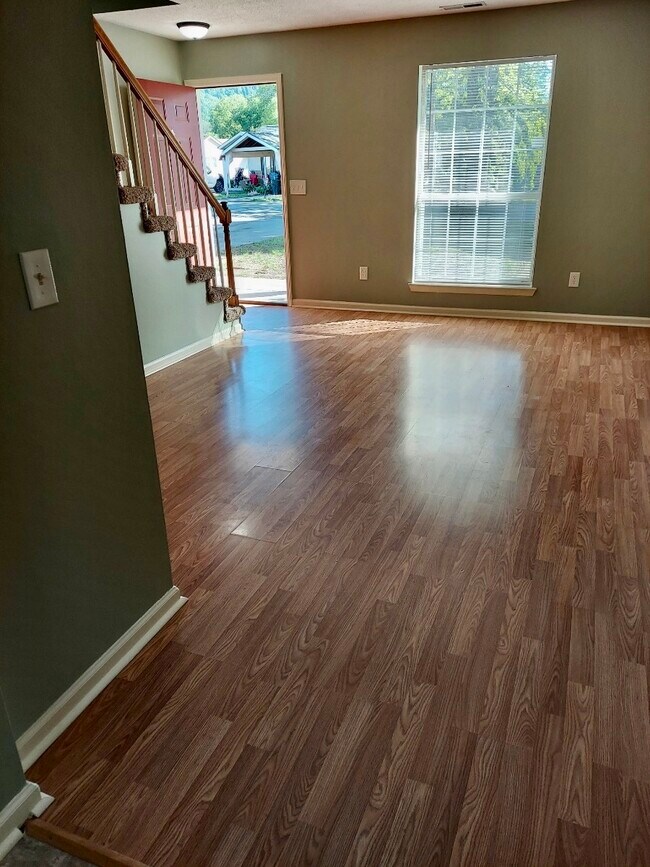 114 Eveningside Dr unit A, Soddy Daisy, TN 37379 - photo 2