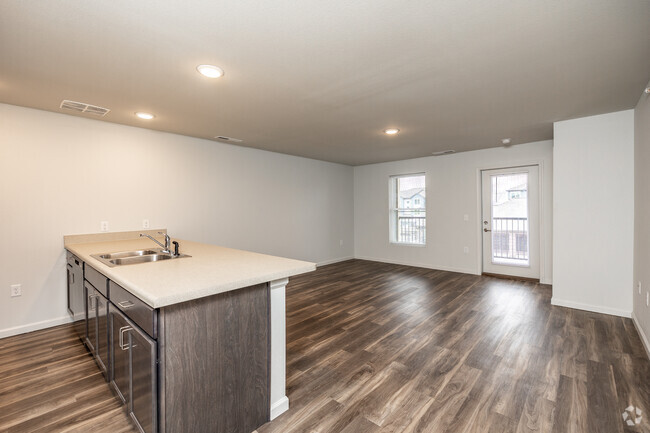 1BR, 1BA - 685 SF