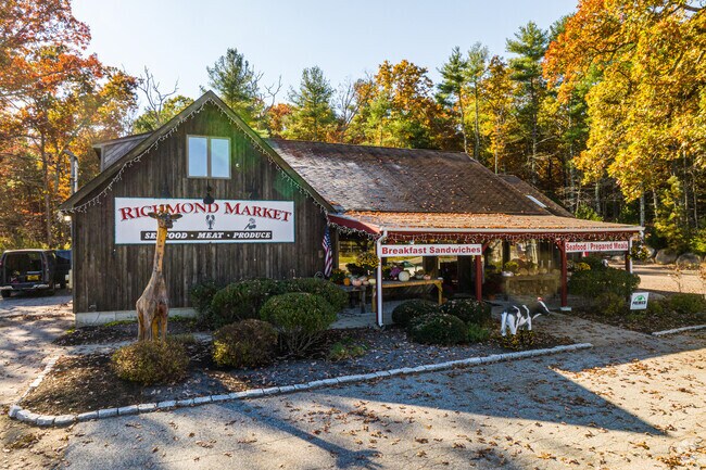 Shoppers browse regional selections at Richmond Market, a neighborhood grocer in Richmond, RI.