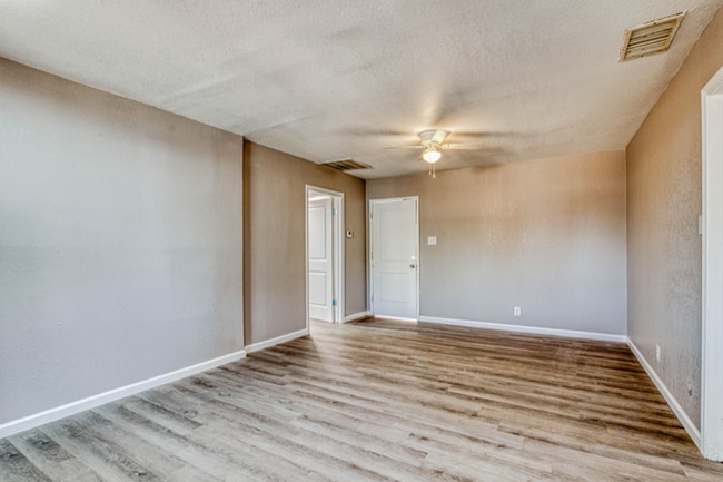8709 Lawson St unit 6, El Paso, TX 79904 - photo 3