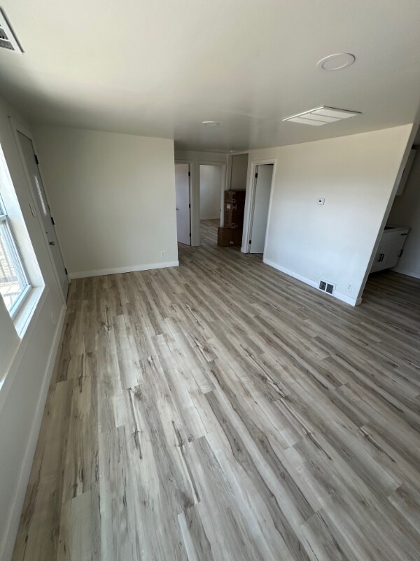 W220N9009 Waukesha V, Menomonee Falls, WI 53051 - photo 3