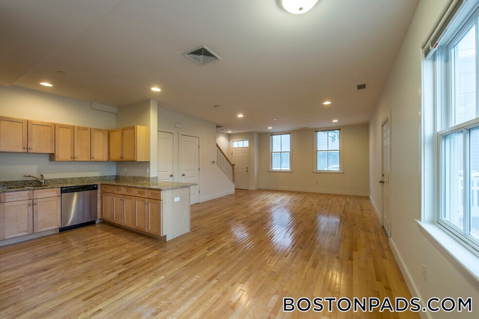 110 Second St unit 109, Cambridge, MA 02141 - photo 1