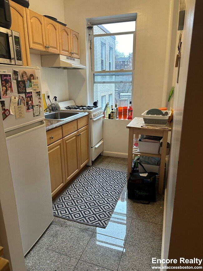 110 Brainerd Rd unit 11, Allston, MA 02134 - photo 5