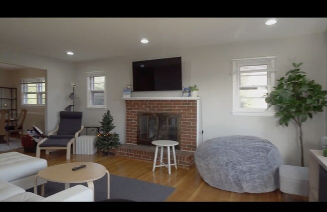 9321 Limestone Place, College Park, MD 20740 - photo 5