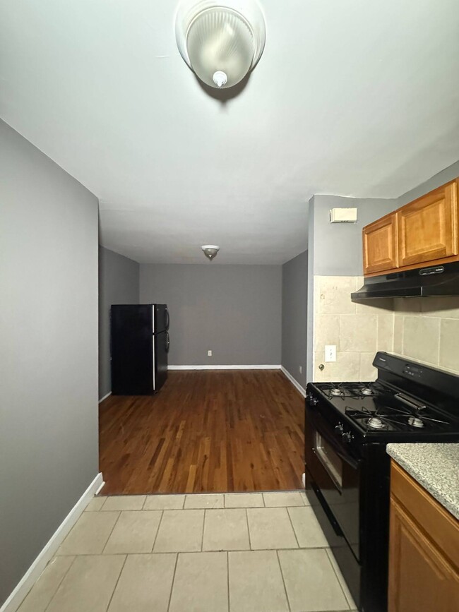 104 Montclair Ave, Newark, NJ 07104