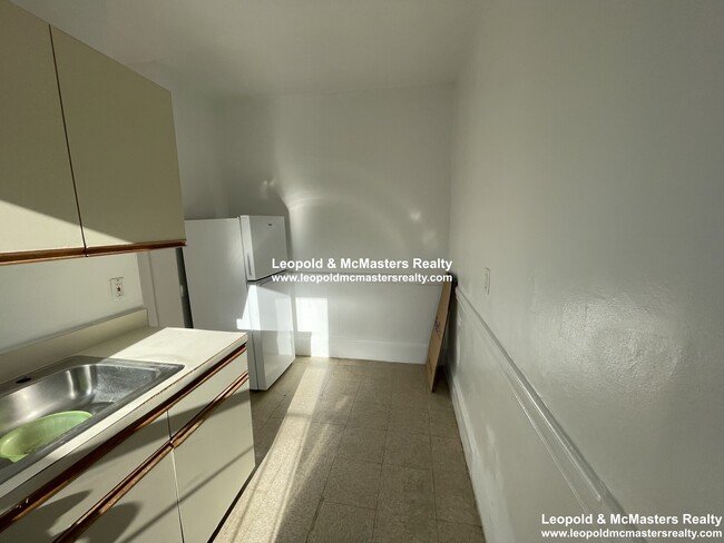146 Oxford St unit 3, Somerville, MA 02143 - photo 6