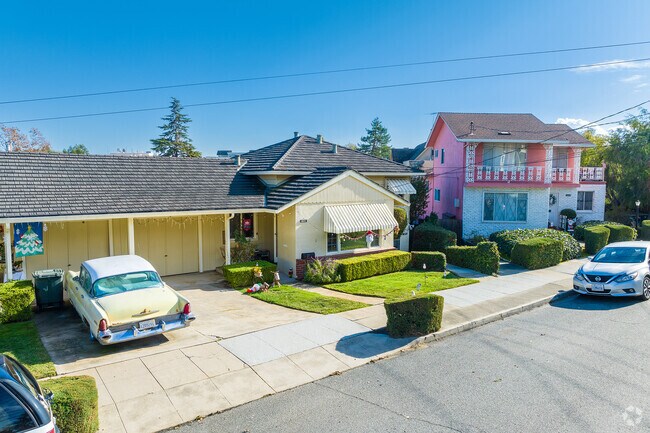 Duplexes are common in Cordes.