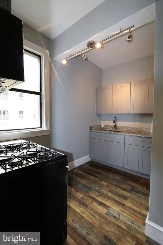 1457 Park Rd NW unit 308, Washington, DC 20010 - photo 4