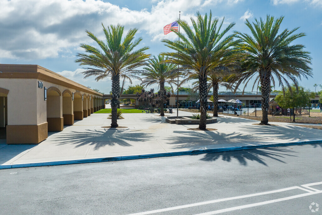 An entrance view to the campus at High Tech Middle Mesa.