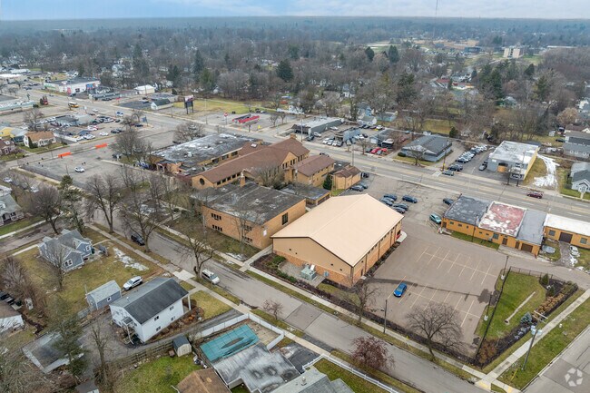 Immaculate Heart of Mary/St Casimir School and church campus.