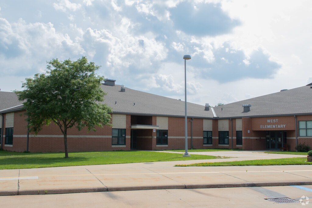 Midview West Elementary School  in Lorain offers a variety of programs that challenge children.