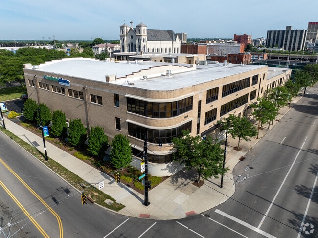 Chaminade Julienne Catholic High School has amazing athletic programs available.