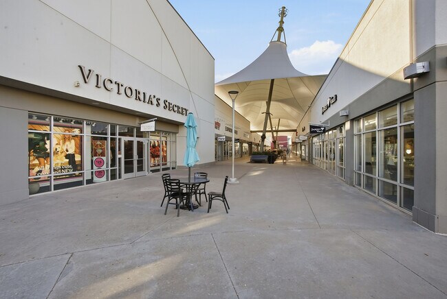 Oklahoma City OKC Outlets 3of6