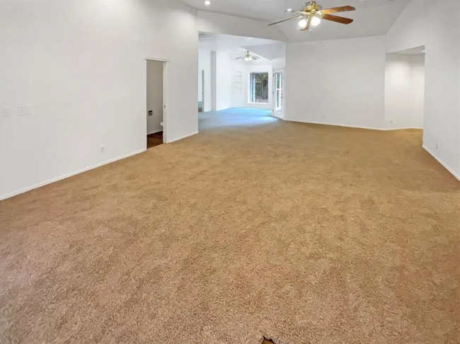 11708 Hollyrock Dr, Yukon, OK 73099 - photo 4