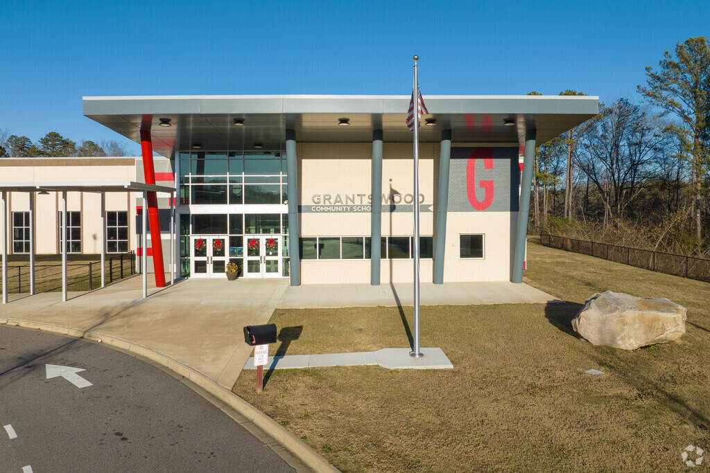 Grantswood Community School is located at 5110 Grantswood Rd, Irondale, AL 35210.