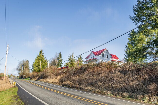 Vintage farmhouses are one of the more common types of housing found in Novelty.