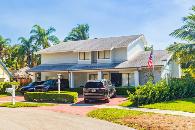 Wake up to a beautiful craftsman-style home in Lindgren, FL.